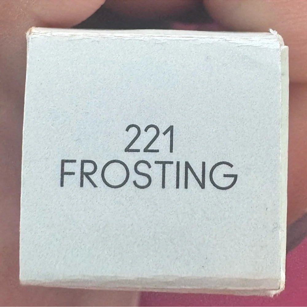 BNIB MAC Cosmetics Lipglass Air Non-Sticky Lipgloss in Frosting